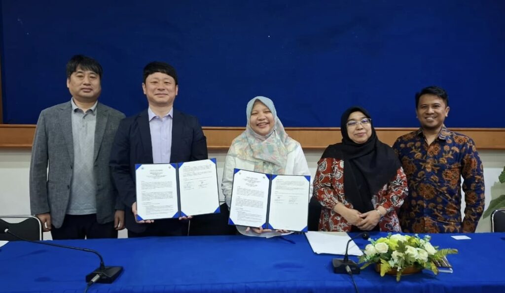 Kolaborasi FST UNAIR PKNU pada strategic meeting kerja sama riset internasional.