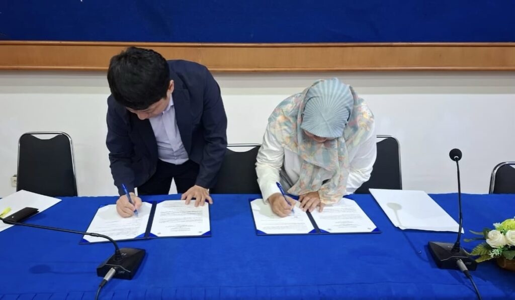 Penandatanganan IA dalam Kolaborasi FST UNAIR PKN